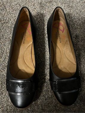Comfortiva Black Women's Slip-On Flats